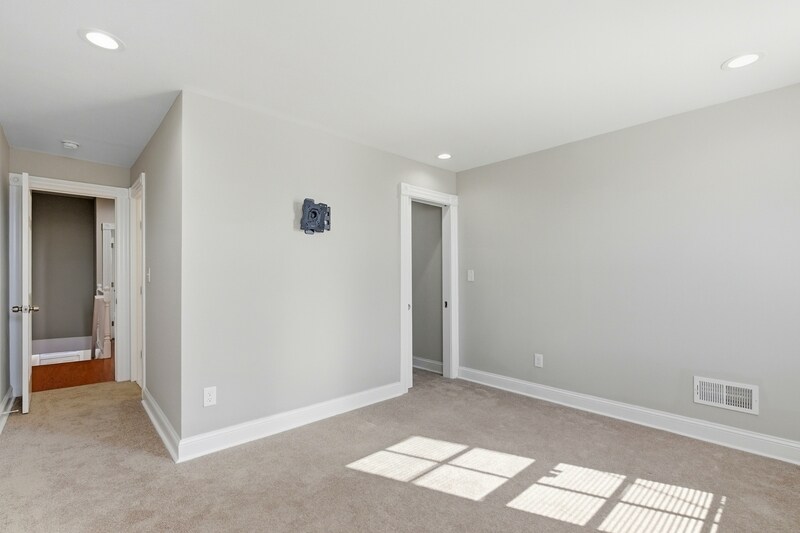 Building Photo - 2215 E Biddle St