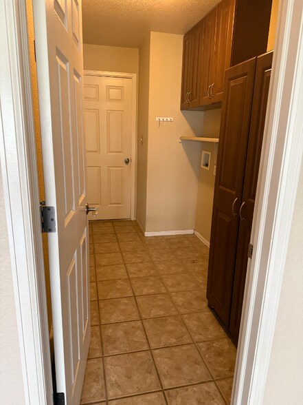 Building Photo - 296 Narrow Leaf Dr