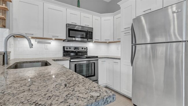 Building Photo - 713 Mainsail Dr