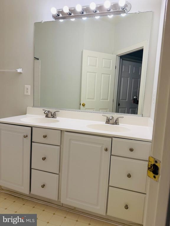 Building Photo - 25352 Herring Creek Dr