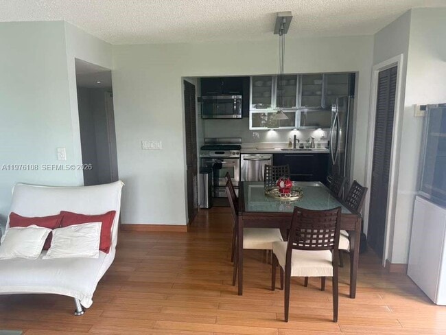 Building Photo - 2201 Brickell Ave