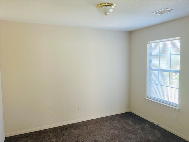 Building Photo - 4205 Clover St