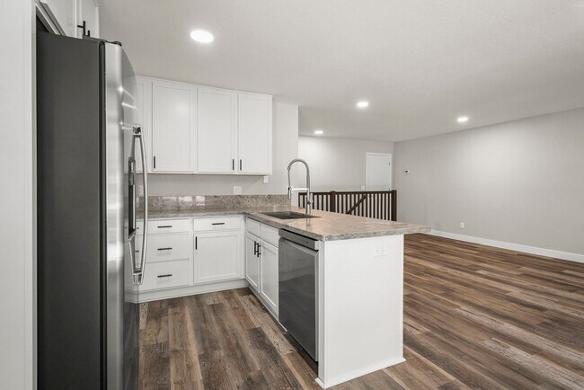 Building Photo - 647 Village Blvd