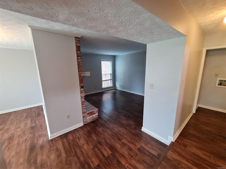 Building Photo - 1601 Cobblestone Ct