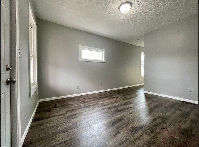 Building Photo - Beautiful 2 bed 1 Bath Home!