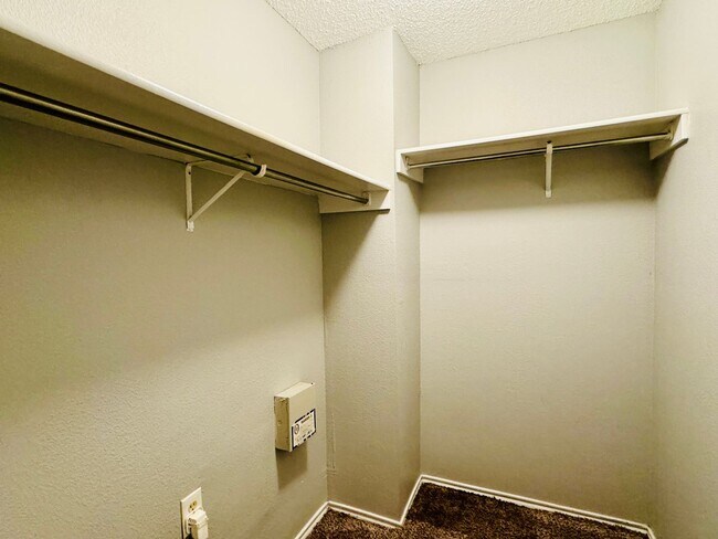 Building Photo - Welcome Home New Fridge, New Stove!