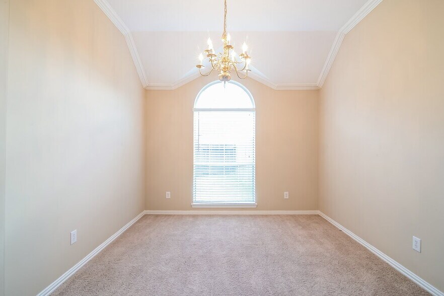 Building Photo - 11 Crest Gate