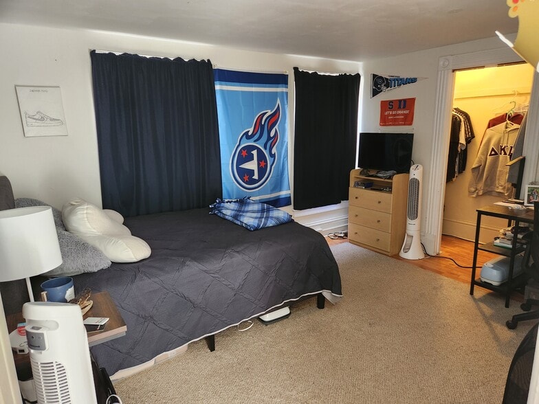 Top of stairs bedroom - 107 5th Ave