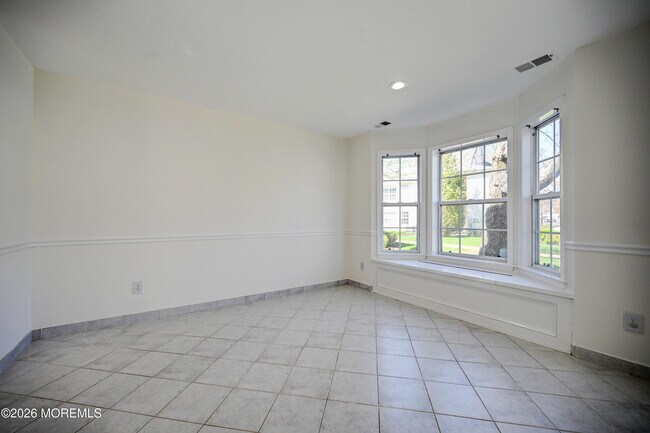 Building Photo - 214 Paddington Ct