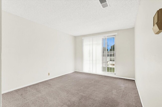 Building Photo - 3463 Monte Carlo Dr