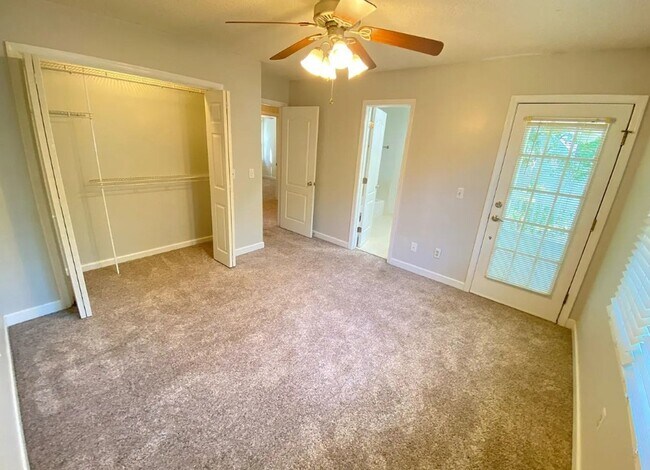 Building Photo - 261 Conrad Cir