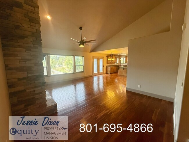 Building Photo - 5725 Brook Cir