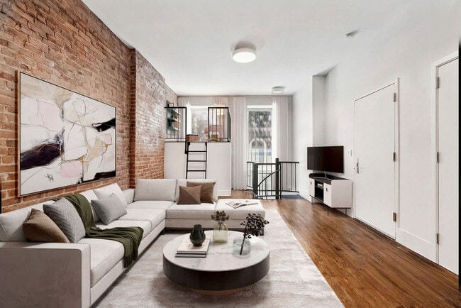 Building Photo - 125 E 83rd St