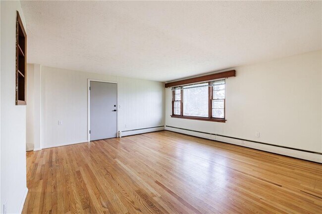 Building Photo - 5095 Emerson Rd