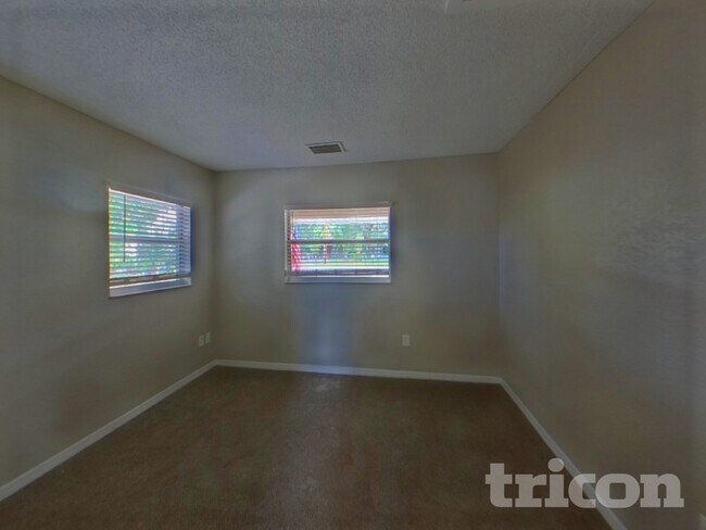 Building Photo - 10811 La Vista Loop