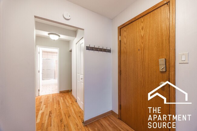 Building Photo - 4180 N Marine Dr