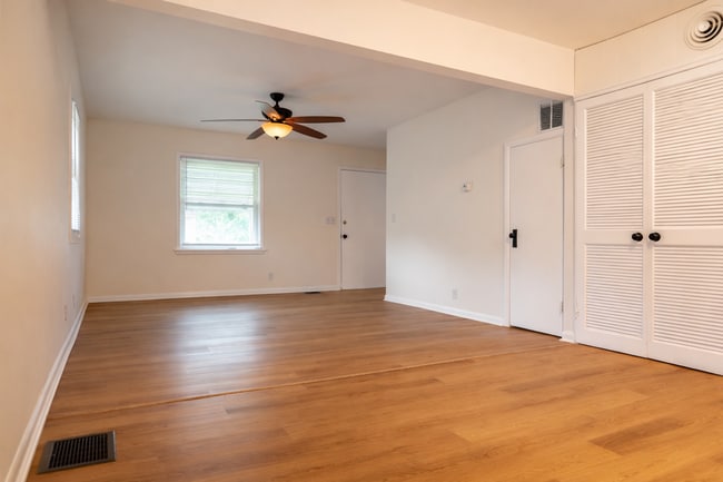 Building Photo - Spacious 3 Bedroom Home – Move-In Ready