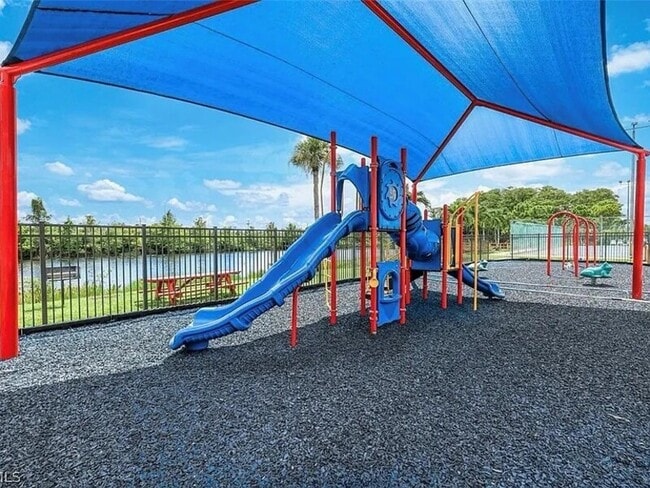 Building Photo - 13100 Brookshire Lake Blvd