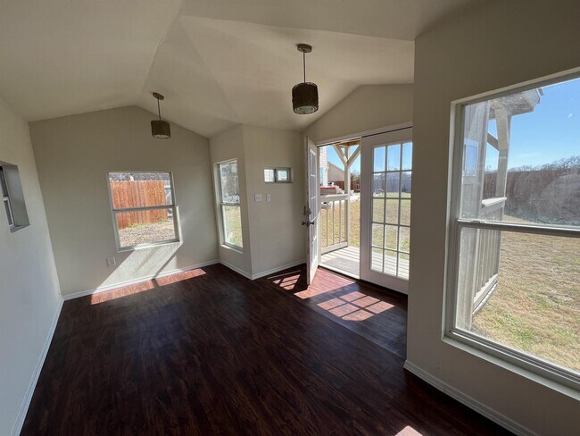 Building Photo - 200 Hot Spring Valley