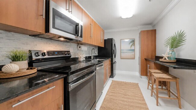 Building Photo - 3001 S Ocean Dr