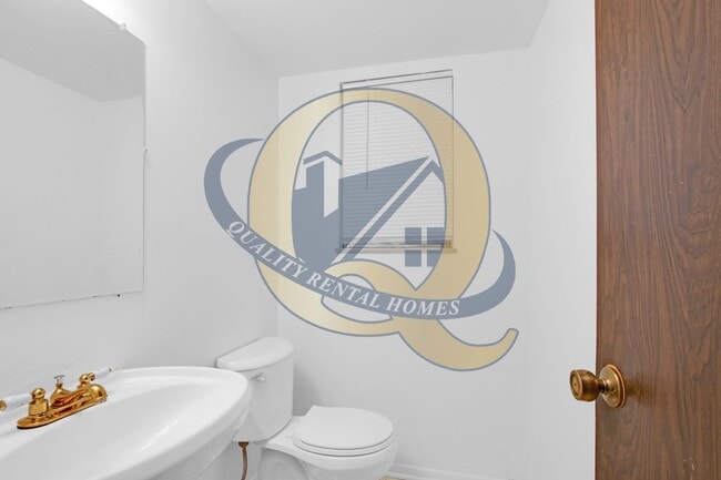 Building Photo - Available Now! - 3 Bedroom 1.5 Bath in Kearsley School District!