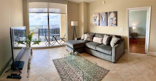 Living - 550 Okeechobee Blvd