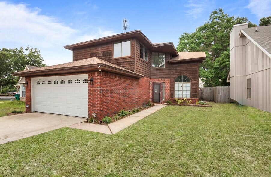 Building Photo - 193 Woodland Park Cir