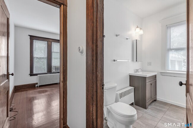 Building Photo - 66 Brownell St