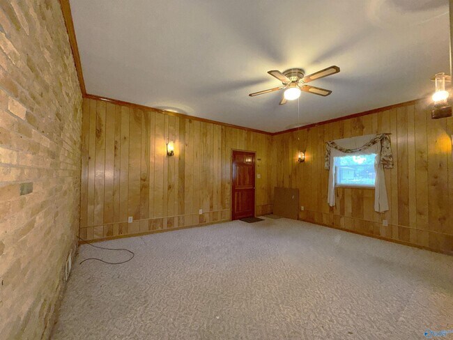 Building Photo - 743 W Arbor Dr NW