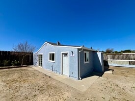 Building Photo - 370 Bridgevale Rd