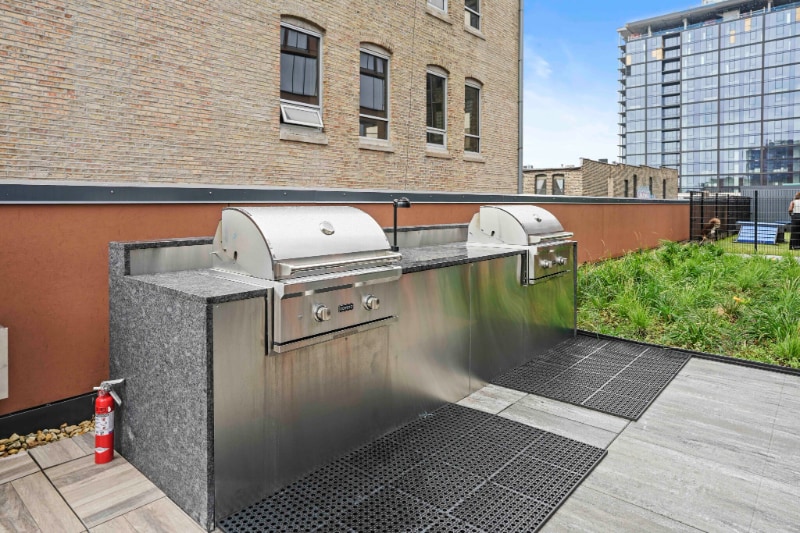 Building Photo - 160 N Aberdeen St