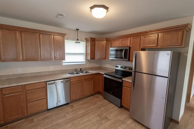 Building Photo - 1540 Florence Dr