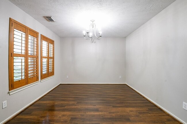 Building Photo - 10502 Scenic Cove Ct