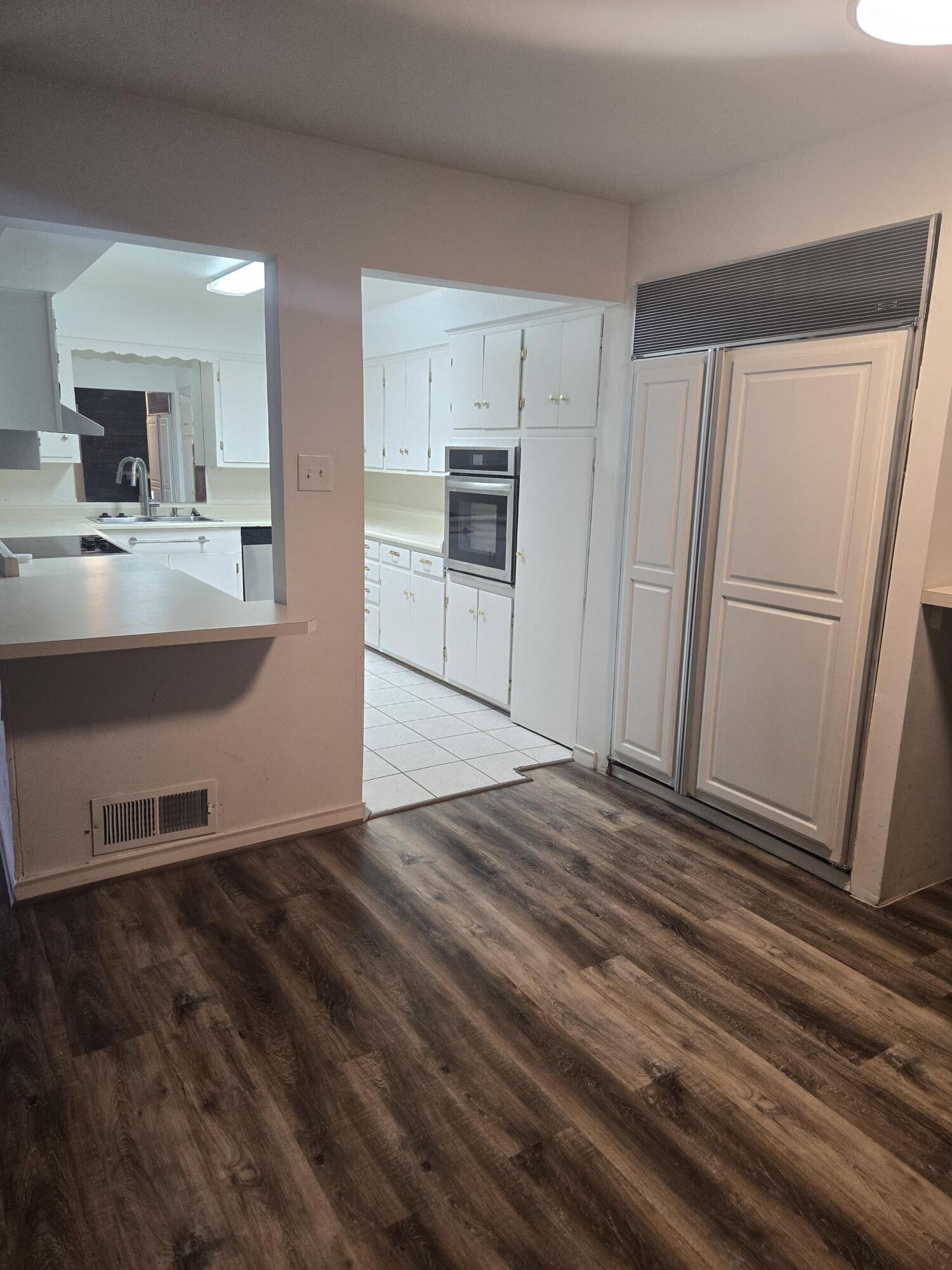 Building Photo - 8604 Baltimore Dr