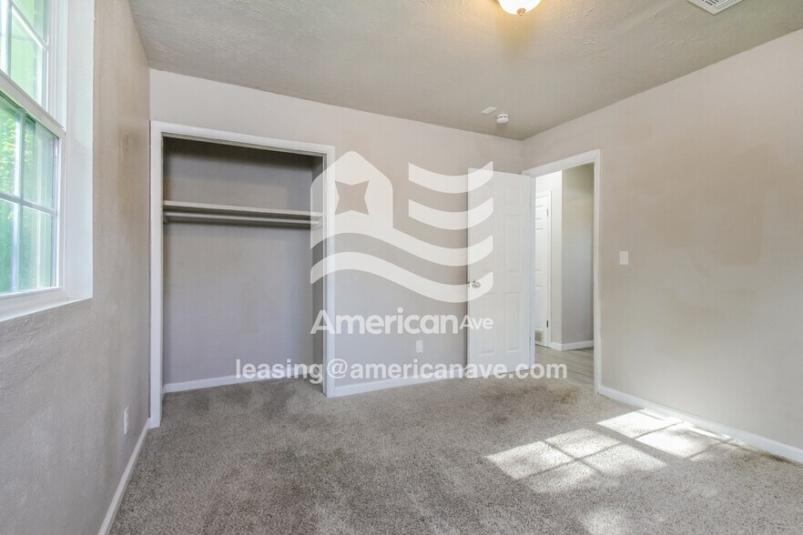 Building Photo - 4630 N Trenton Ave