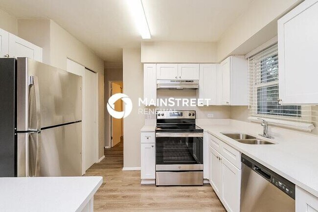 Building Photo - 3 Bedroom Pet-Friendly Home in clearwater, FL with Main Street Renewal