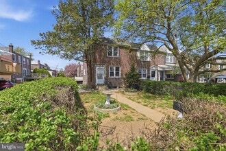 Building Photo - 271 W Wyncliffe Ave