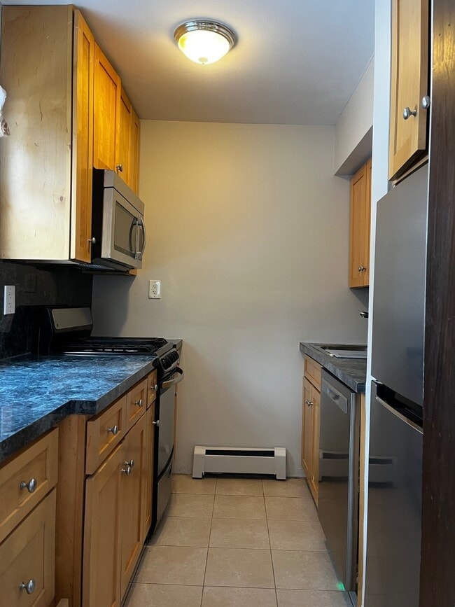 Building Photo - 21 Eugene St