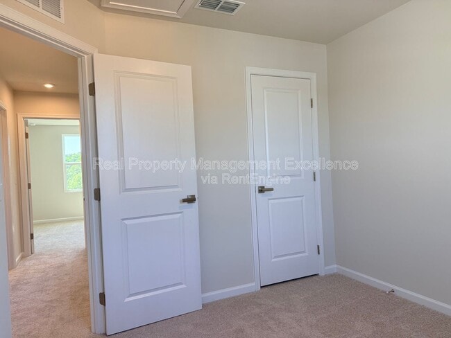 Building Photo - 372 Grand Silo Rd