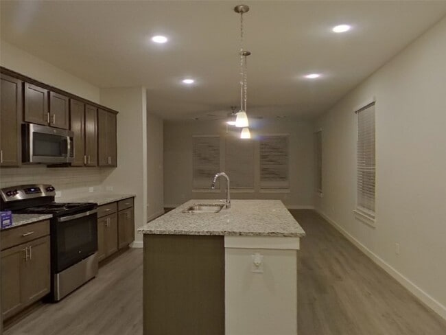 Building Photo - 23643 Gibson Frst Dr