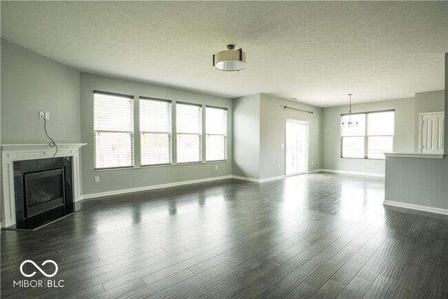 Building Photo - 15665 Eastpark Dr