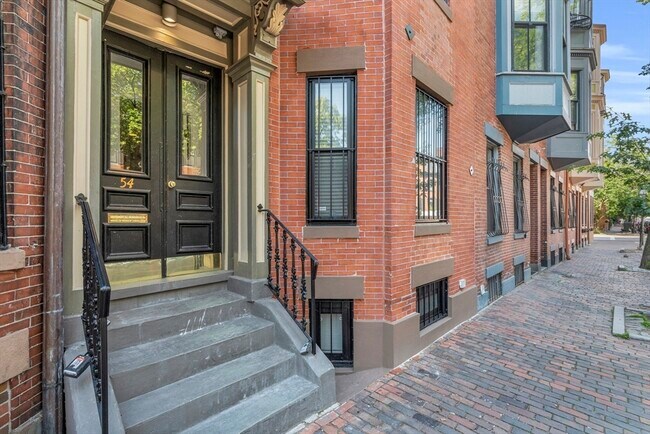 Building Photo - 54 Appleton St