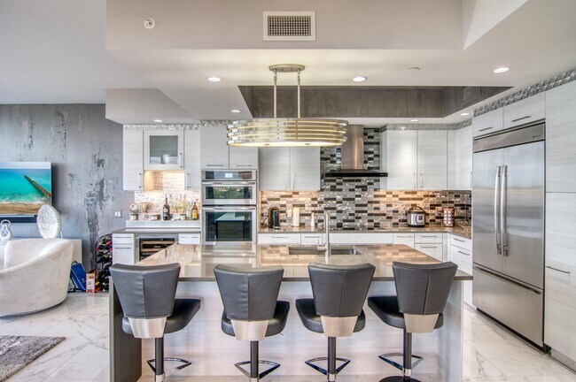 Building Photo - 1 Water Clb Wy