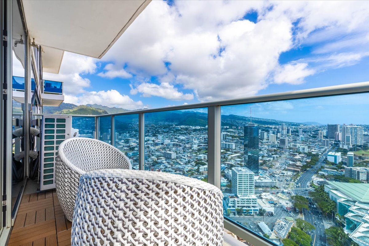 Building Photo - 1631 Kapiolani Blvd