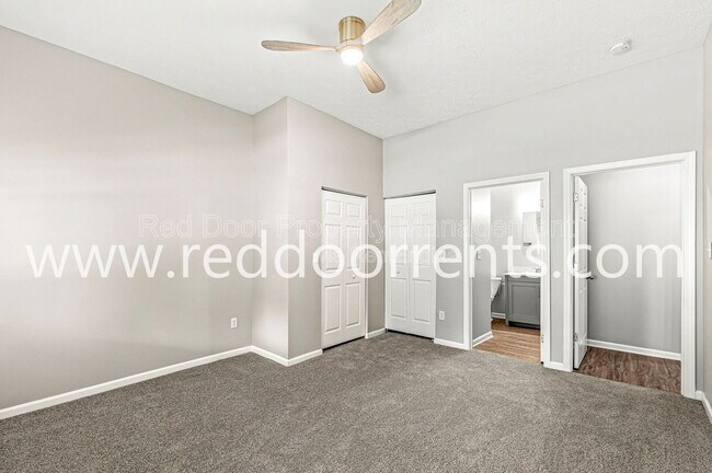 Building Photo - 2345 N Kenwood Ave