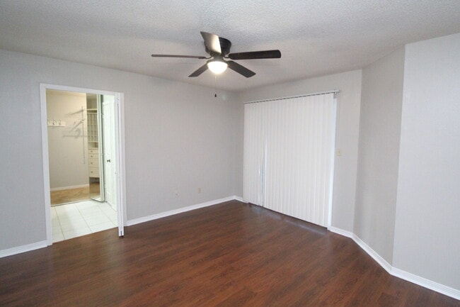 Building Photo - Northeast Pensacola 2BR Home with Fireplace & Covered Patio