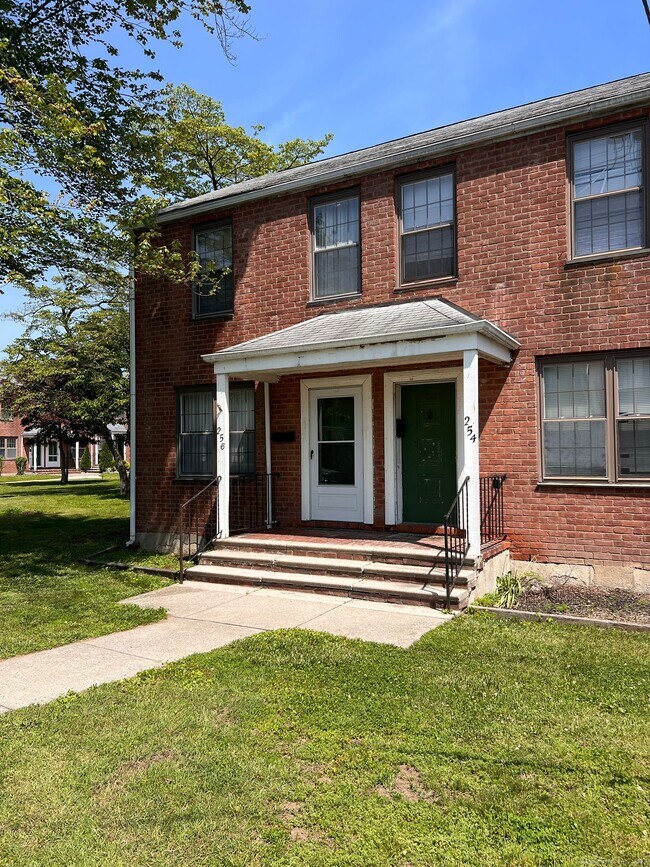 Building Photo - 254 Texas Ave