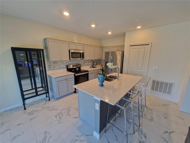 Building Photo - 500 Taurus Ln