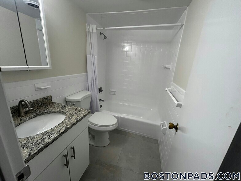 Building Photo - 51 Hill Rd