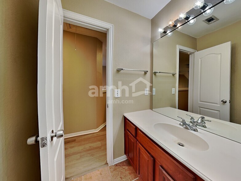 Building Photo - 8683 Dancliff Dr